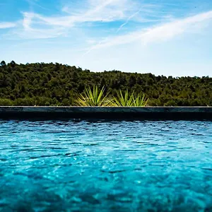 Sous Les Pins Et D'hotes Bed & Breakfast